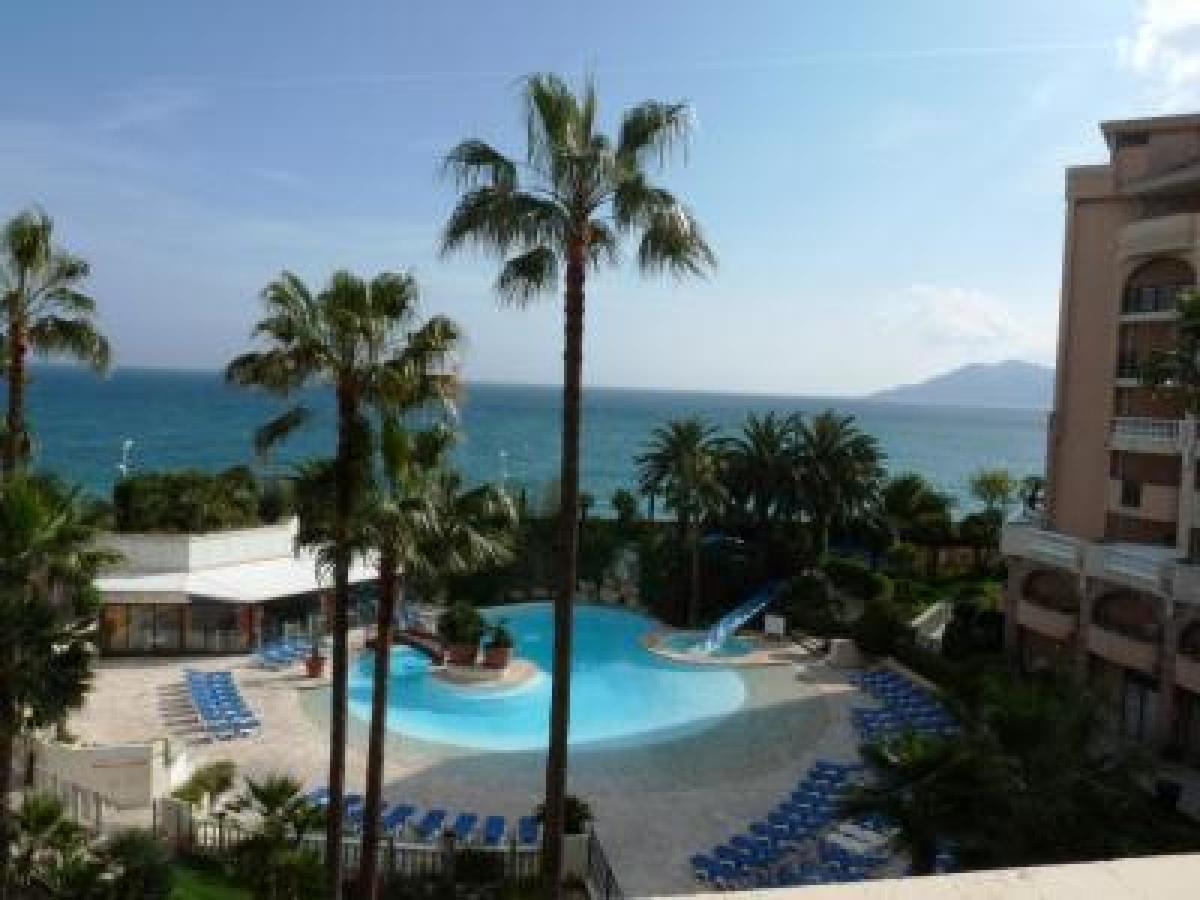 Pierre & Verrerie 3* Cannes